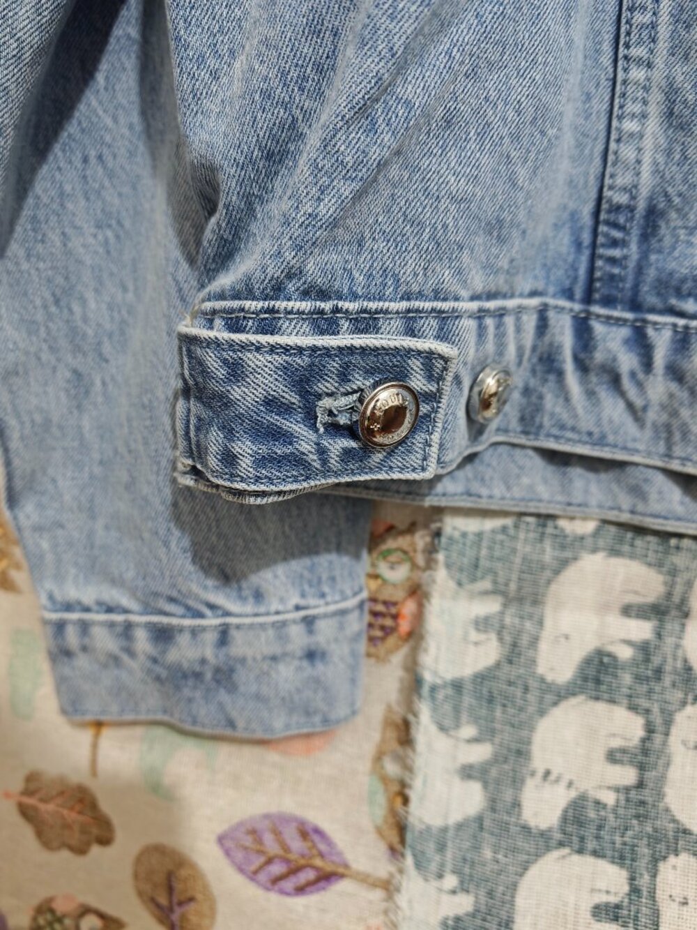 Louis Vuitton Light Blue Destroyed Monogram Denim Jacket Unisex - Picture 11 of 11